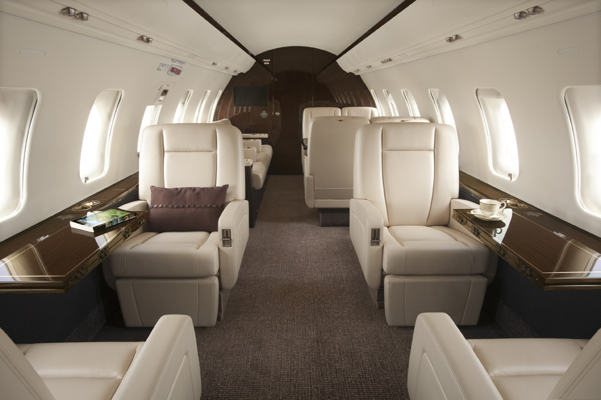 /media/stephanie-usp/aircraft-photos/cl605/interior_1.jpg