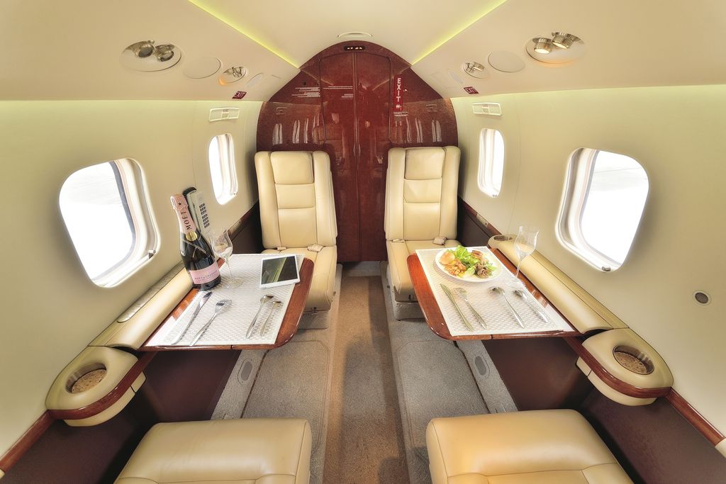 /media/stephanie-usp/aircraft-photos/g100/interior_1.jpg